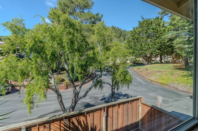 1039 Oddstad Boulevard, Pacifica, CA 94044