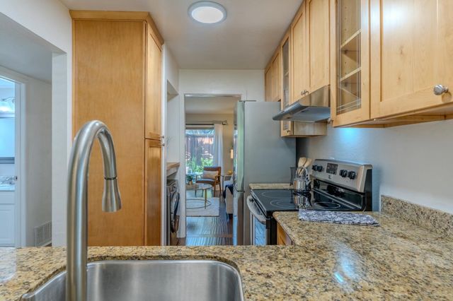 1039 Oddstad Boulevard, Pacifica, CA 94044