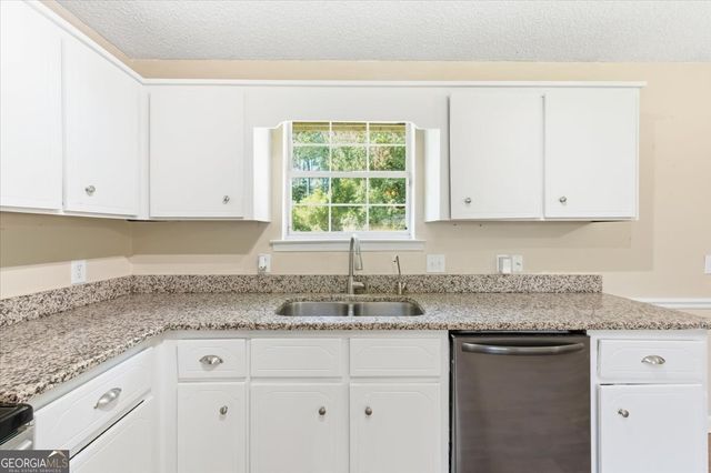 1325 Loblolly Drive, Hinesville, GA 31313