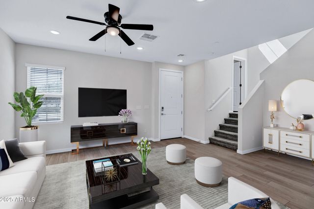 679 E FURNESS Drive 101, Gilbert, AZ 85297