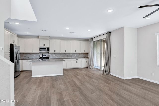 679 E FURNESS Drive 101, Gilbert, AZ 85297