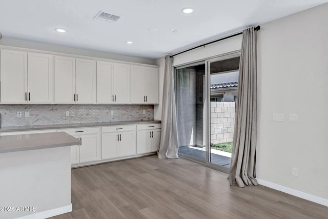 679 E FURNESS Drive 101, Gilbert, AZ 85297