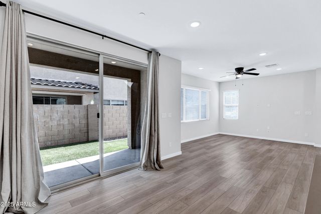 679 E FURNESS Drive 101, Gilbert, AZ 85297