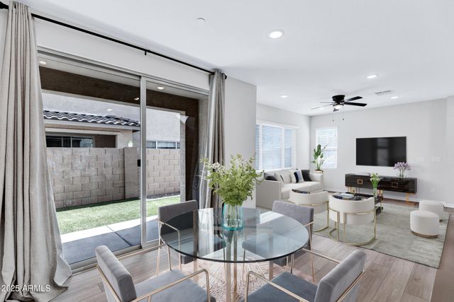 679 E FURNESS Drive 101, Gilbert, AZ 85297