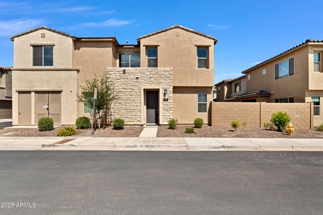 679 E FURNESS Drive 101, Gilbert, AZ 85297