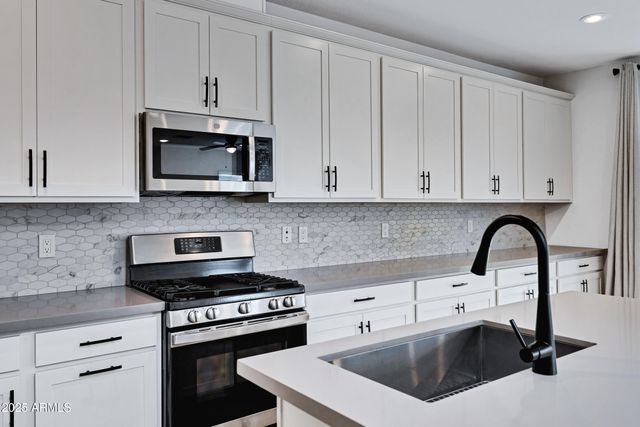 679 E FURNESS Drive 101, Gilbert, AZ 85297