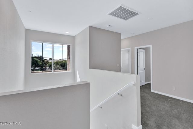 679 E FURNESS Drive 101, Gilbert, AZ 85297