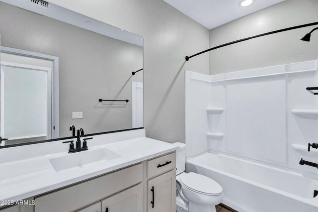 679 E FURNESS Drive 101, Gilbert, AZ 85297