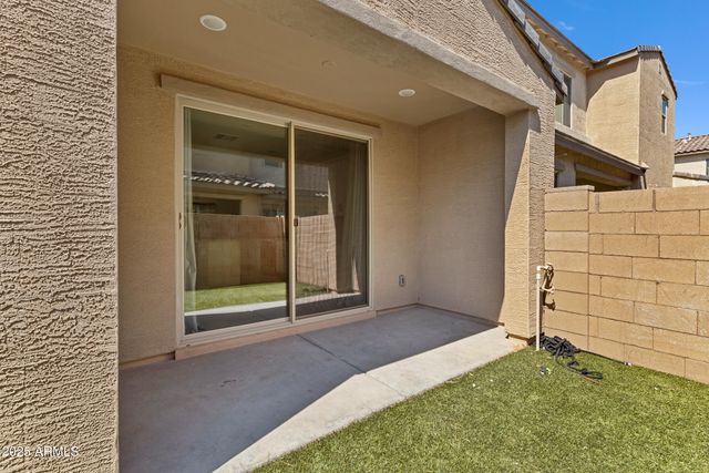 679 E FURNESS Drive 101, Gilbert, AZ 85297