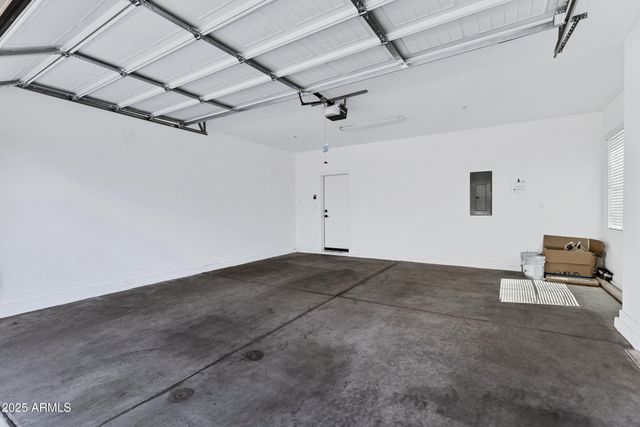 679 E FURNESS Drive 101, Gilbert, AZ 85297