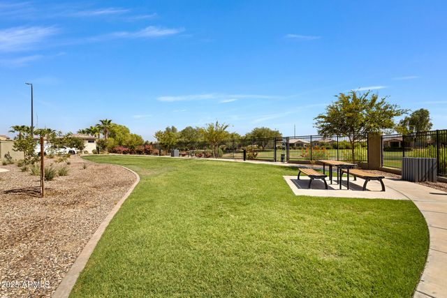 679 E FURNESS Drive 101, Gilbert, AZ 85297