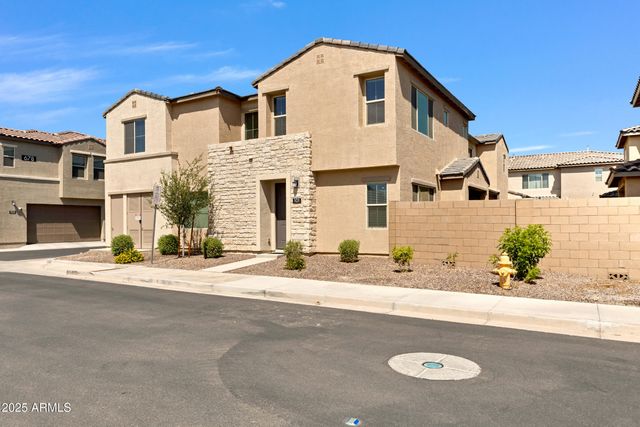 679 E FURNESS Drive 101, Gilbert, AZ 85297