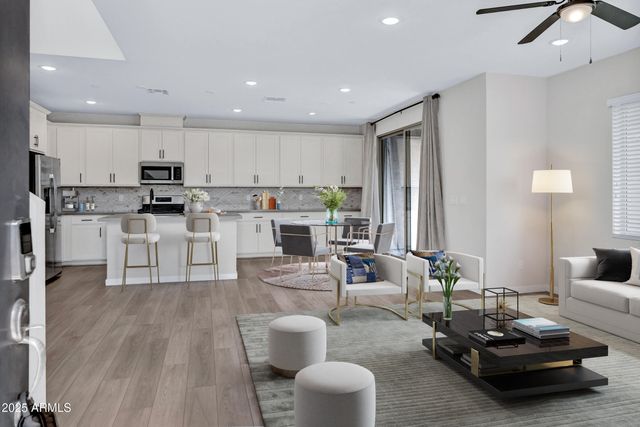 679 E FURNESS Drive 101, Gilbert, AZ 85297