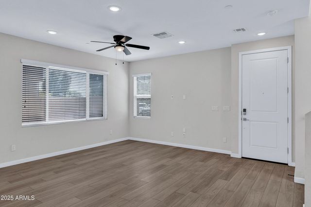 679 E FURNESS Drive 101, Gilbert, AZ 85297