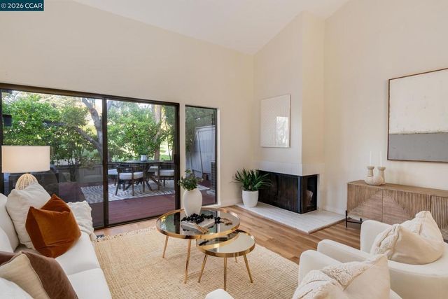 1942 1942 Rancho Verde Circle E, Danville, CA 94526