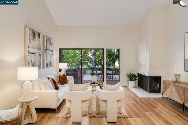 1942 1942 Rancho Verde Circle E, Danville, CA 94526