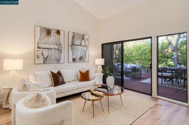 1942 1942 Rancho Verde Circle E, Danville, CA 94526