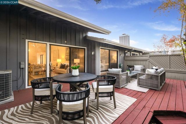 1942 1942 Rancho Verde Circle E, Danville, CA 94526