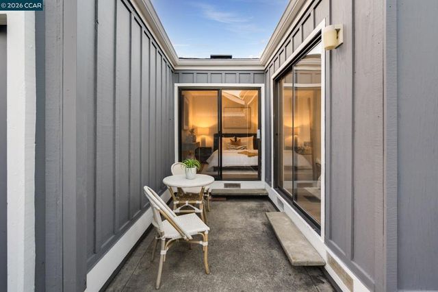 1942 1942 Rancho Verde Circle E, Danville, CA 94526