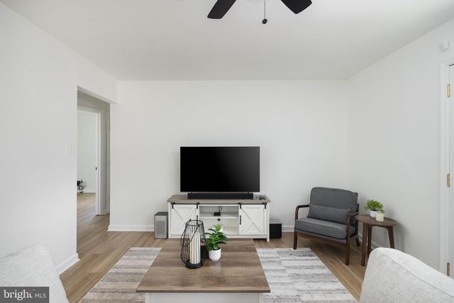 285 MANASSAS DR, Manassas Park, VA 20111