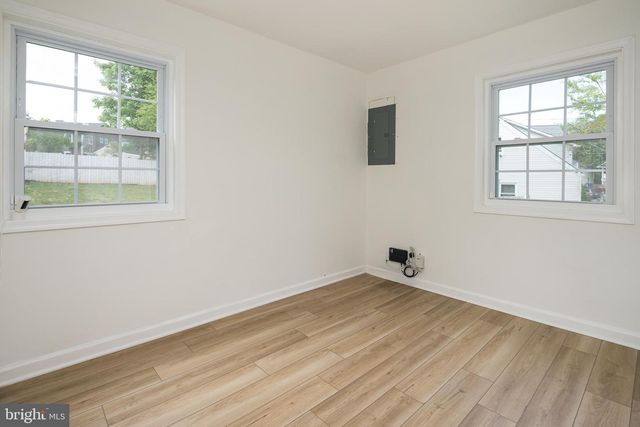 285 MANASSAS DR, Manassas Park, VA 20111