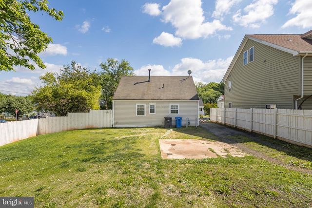 285 MANASSAS DR, Manassas Park, VA 20111