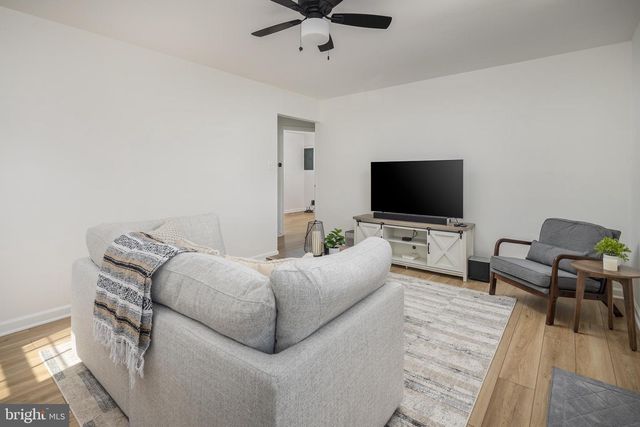 285 MANASSAS DR, Manassas Park, VA 20111