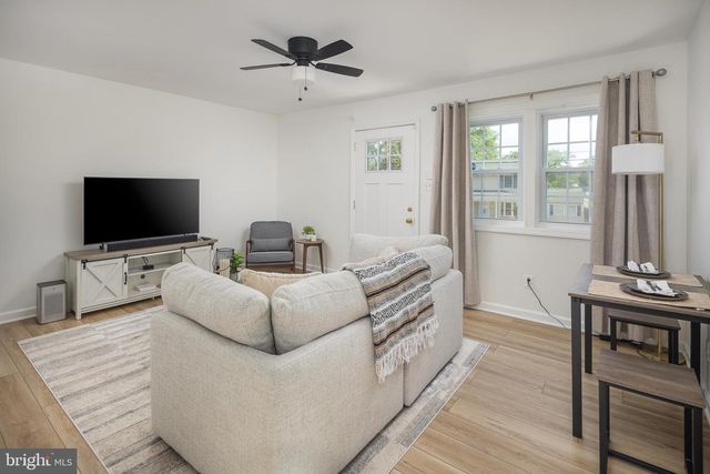 285 MANASSAS DR, Manassas Park, VA 20111