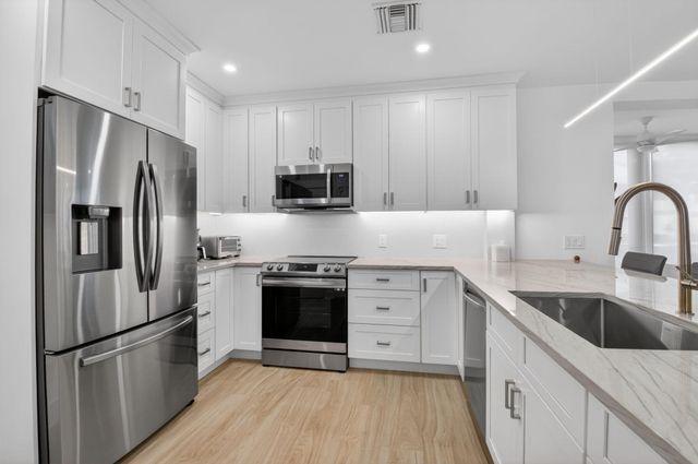 19355 Sabal Lake Drive 5031, Boca Raton, FL 33434