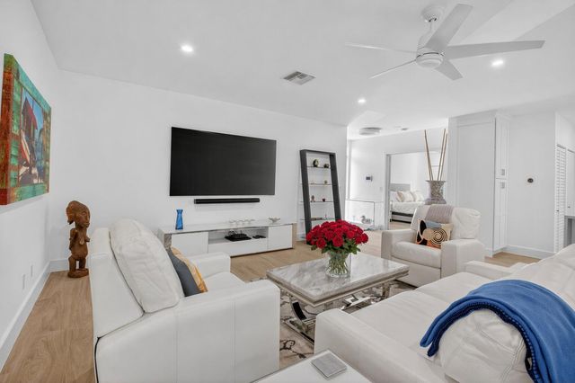 19355 Sabal Lake Drive 5031, Boca Raton, FL 33434