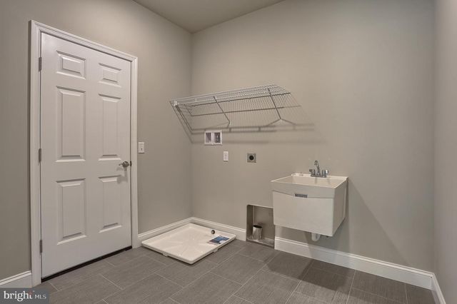 03 ROLLING MEADOW RD, Lebanon, PA 17046