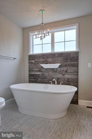 03 ROLLING MEADOW RD, Lebanon, PA 17046