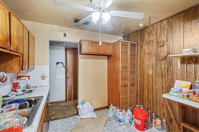 1948 MONTWARD Road, Jacksonville, FL 32218