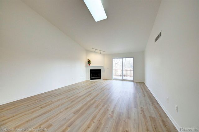 1964 Pine Court, Waterford Charter Township, MI 48328