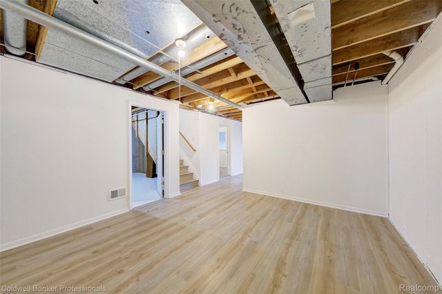 1964 Pine Court, Waterford Charter Township, MI 48328