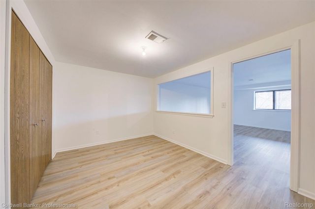 1964 Pine Court, Waterford Charter Township, MI 48328