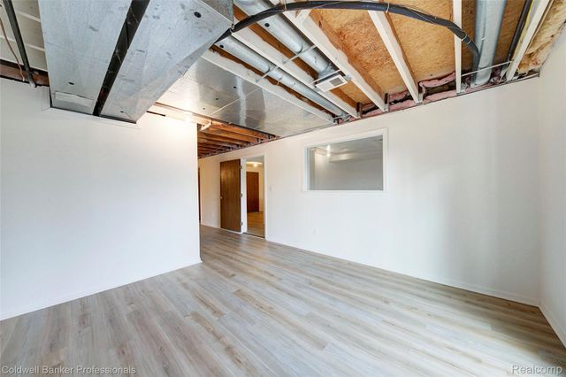 1964 Pine Court, Waterford Charter Township, MI 48328