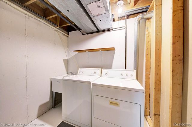 1964 Pine Court, Waterford Charter Township, MI 48328