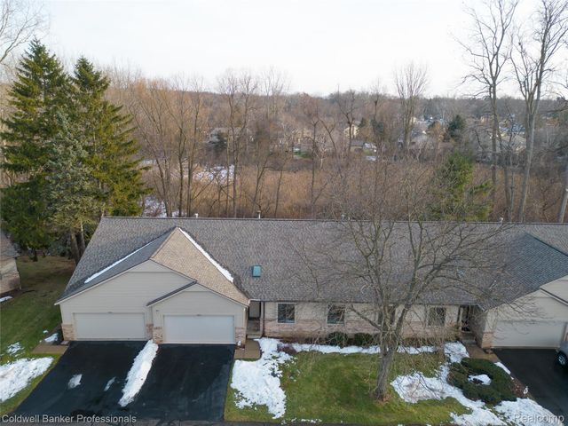 1964 Pine Court, Waterford Charter Township, MI 48328