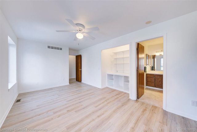 1964 Pine Court, Waterford Charter Township, MI 48328