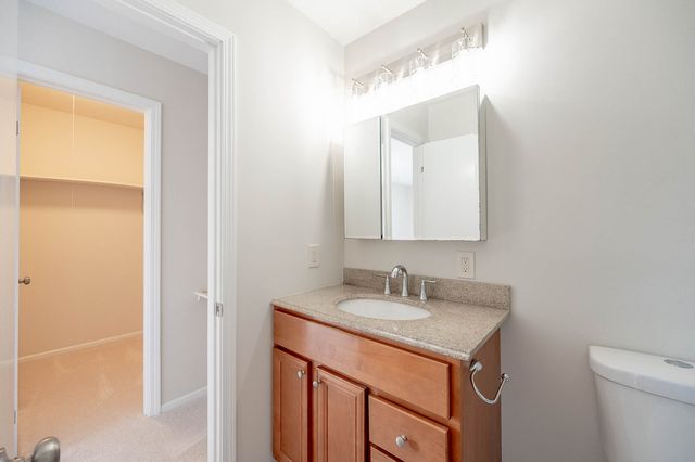 716 Inverrary Lane D, Deerfield, IL 60015