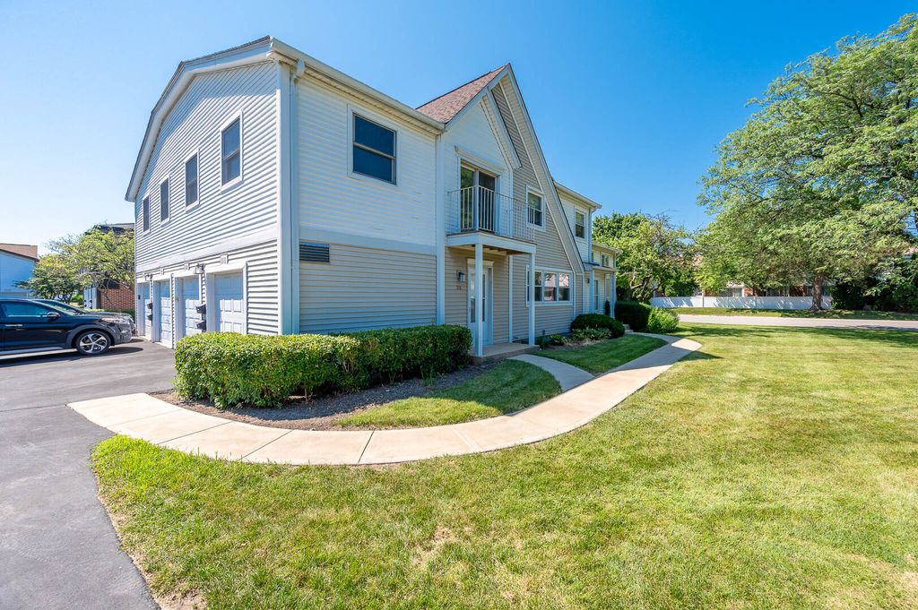 716 Inverrary Lane D, Deerfield, IL 60015