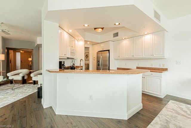 300 Dunes BLVD 105, Naples, FL 34110