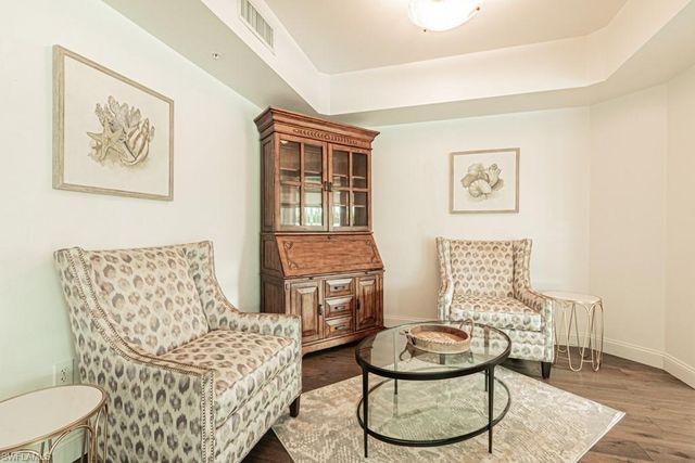 300 Dunes BLVD 105, Naples, FL 34110