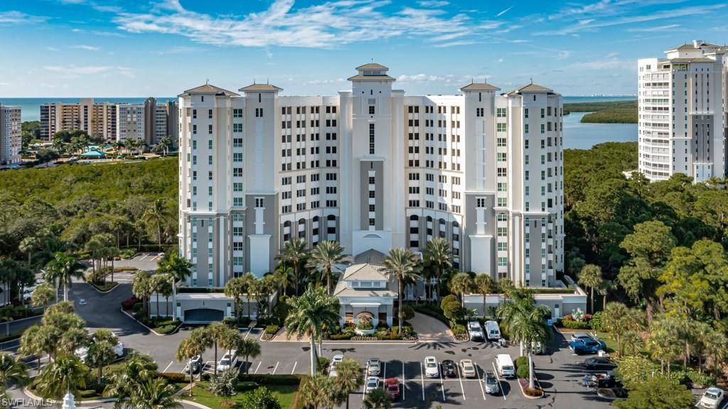 300 Dunes BLVD 105, Naples, FL 34110
