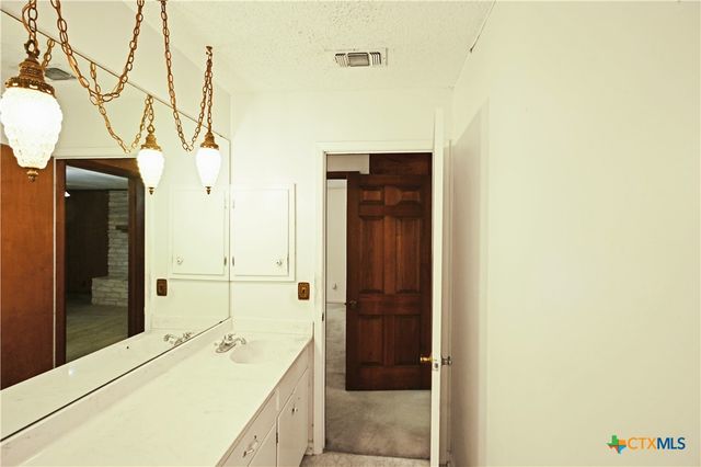 1629 Us-183, Lockhart, TX 78644