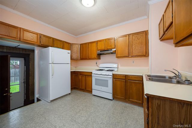 42 Oak Street, Beacon, NY 12508