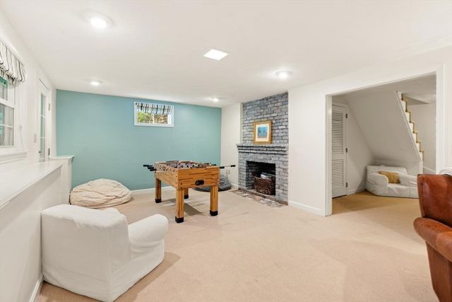 105 Thornberry Rd, Winchester, MA 01890