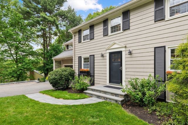 105 Thornberry Rd, Winchester, MA 01890