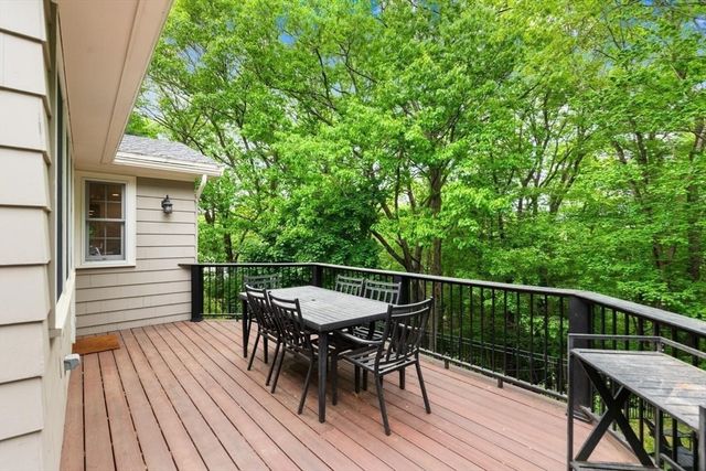 105 Thornberry Rd, Winchester, MA 01890